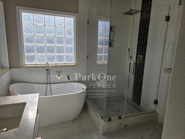 Building Photo - Modern Detached Home in Suburban Dublin Co...