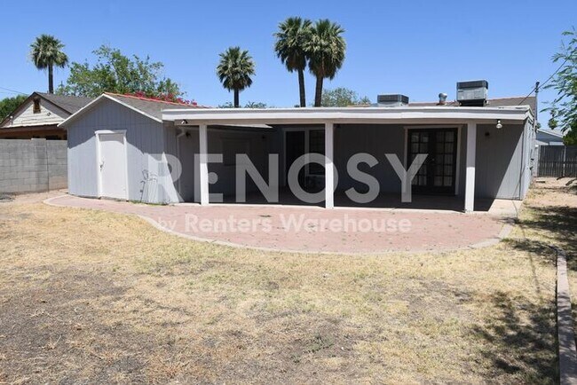 Building Photo - Updated 3 Br 2 Ba 1 Cg Home Near Camelback and 3rd Ave in Central Phoenix
