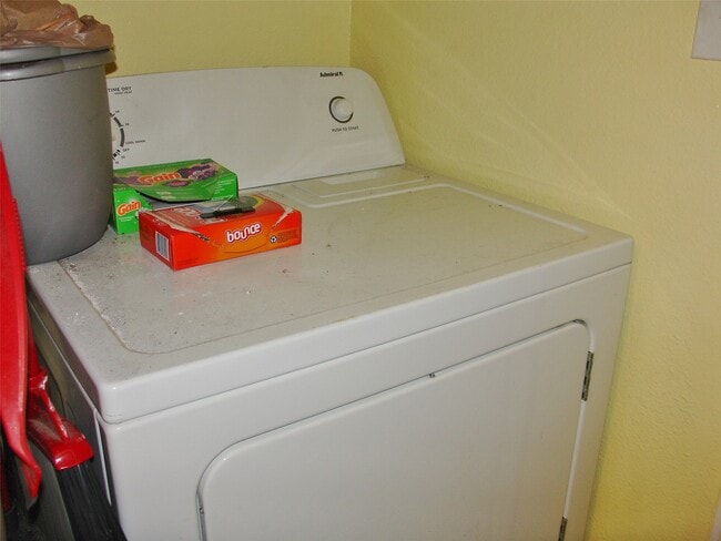 Building Photo - 106 Vista Way