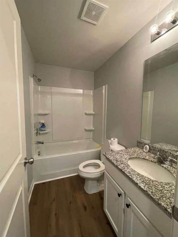 Building Photo - 38 Oxford Ln