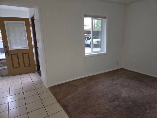 Building Photo - Small Cozy 1 Bedroom 1 Bath in Central Ojai