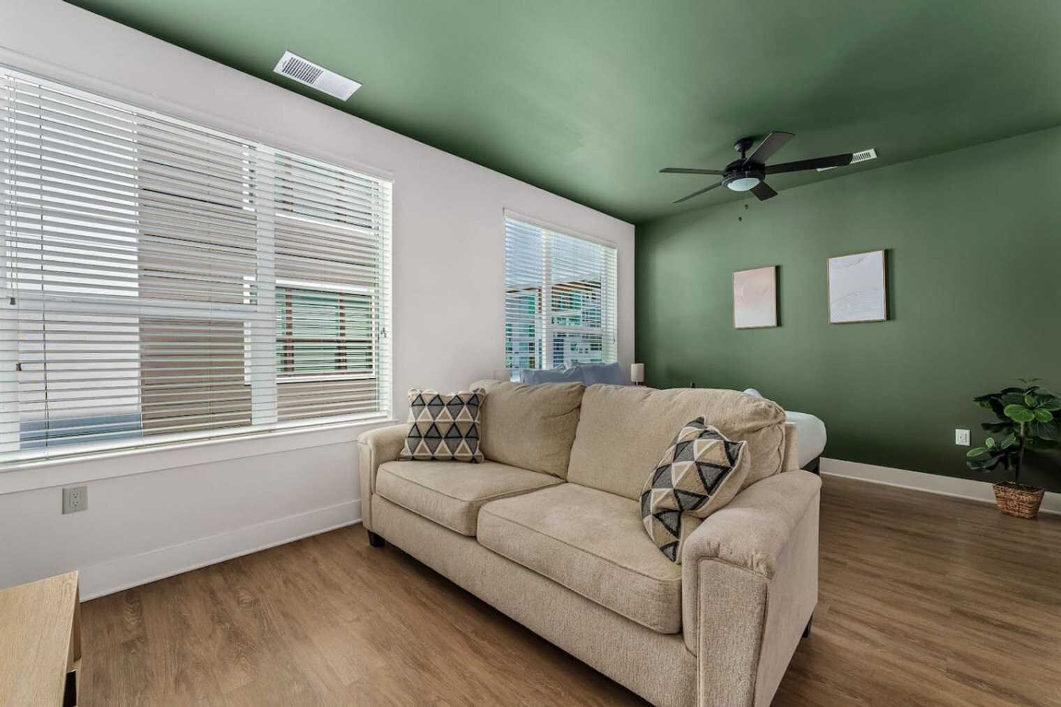 Building Photo - 2412 W Cypress St