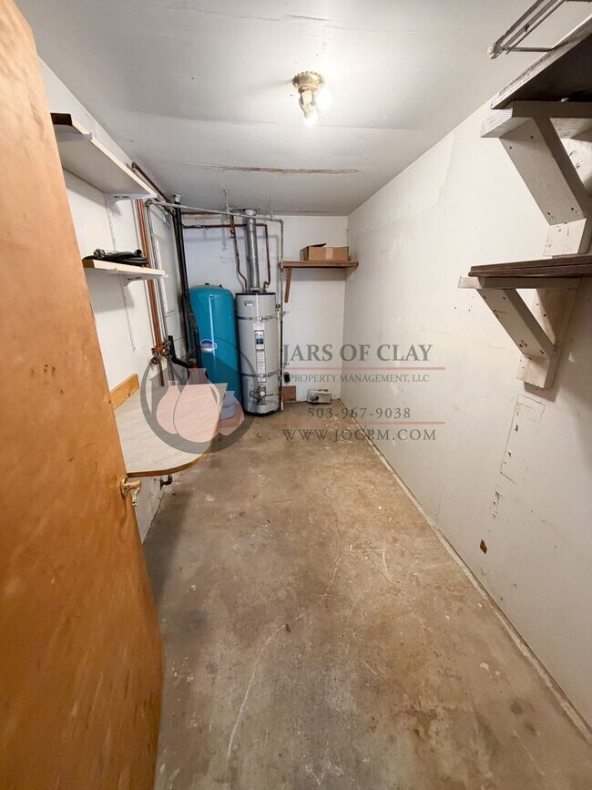 Building Photo - Hubbard Home with 2-Bay Shop, Office, & Massive Yard!