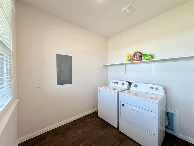 Building Photo - 129 Saide St