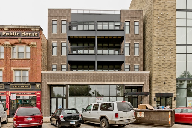 Primary Photo - 4555 N Ravenswood Ave