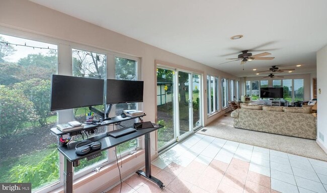 Building Photo - 211 Caravan Dr