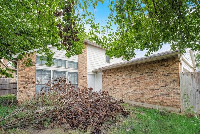 Building Photo - 4404 Junction Dr