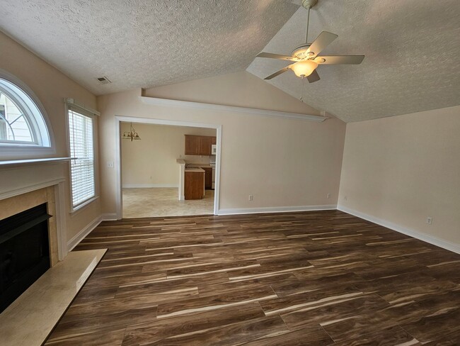 Building Photo - Beautiful 3 bedroom, 2 bath duplex with two car garage. - NO PETS