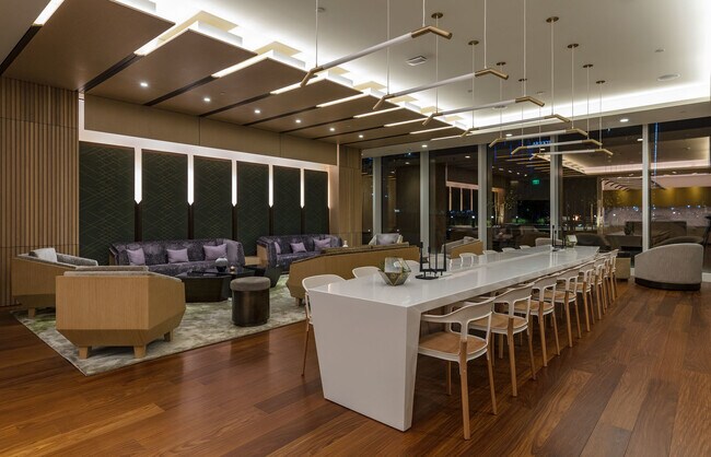 Building Photo - Brand New Luxury unit in the Heart of Downdown LA