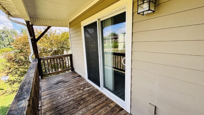 Building Photo - "Spacious 3-Bed, 2-Bath Condo Retreat in Fletcher – 1413 Sq Ft of Comfort. With $250 move in spec...