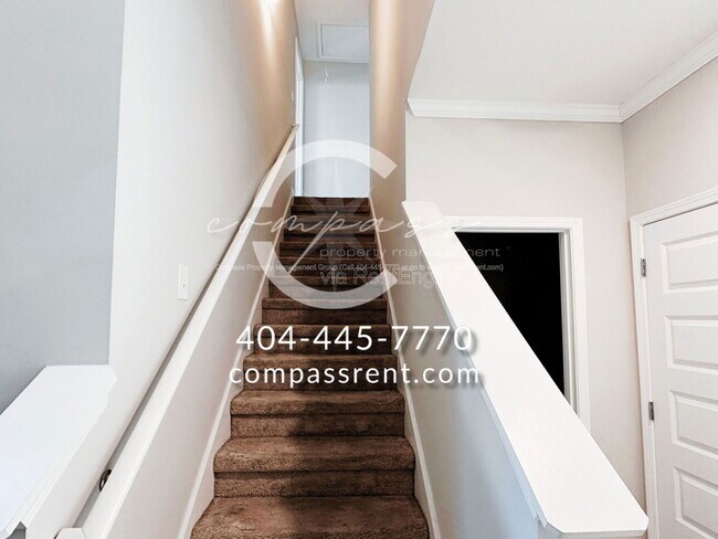 Building Photo - 200 Lyndon Wy NW