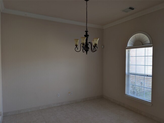 Building Photo - 1915 Running Bear Trail