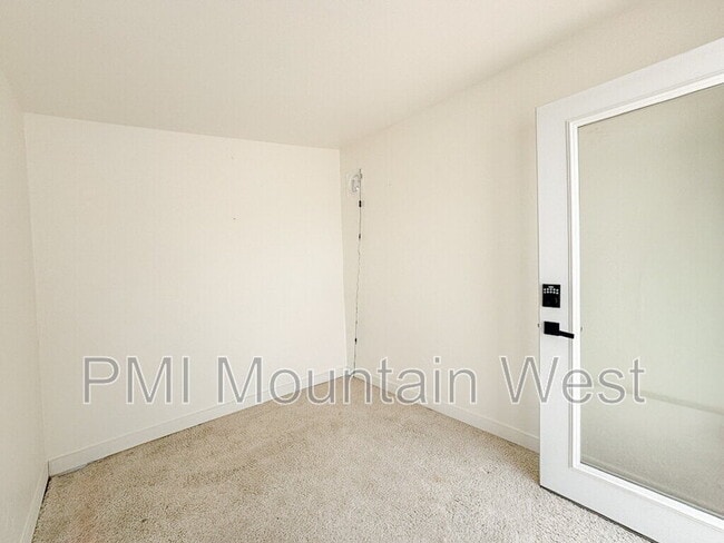 Building Photo - 3855 S 3025 W
