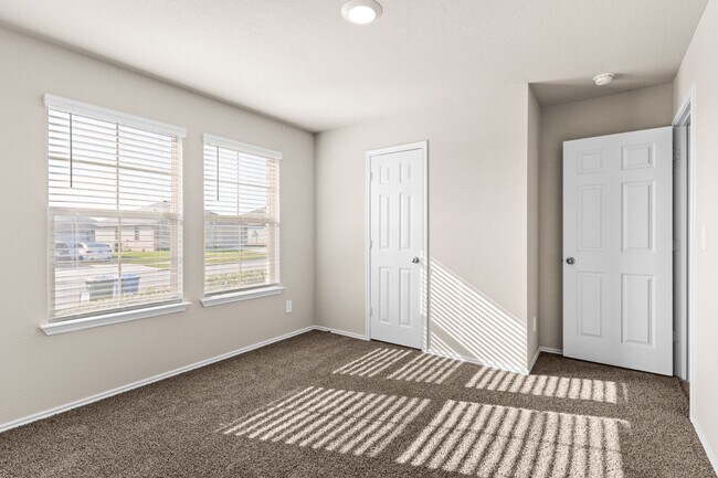 Building Photo - 2345 Merganser Dr