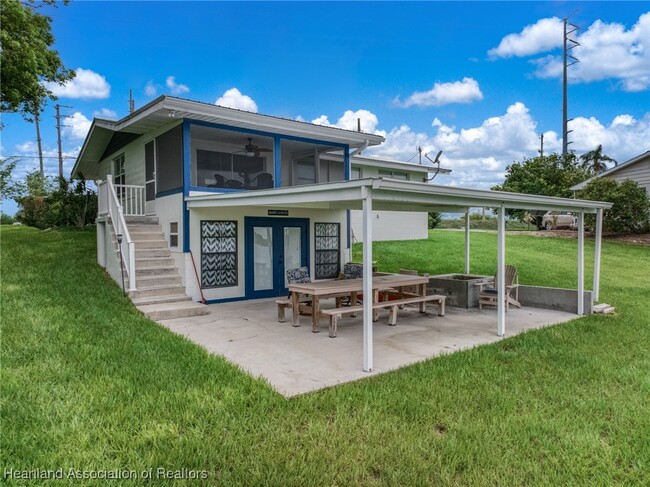 Building Photo - 403 Lake Lotela Dr