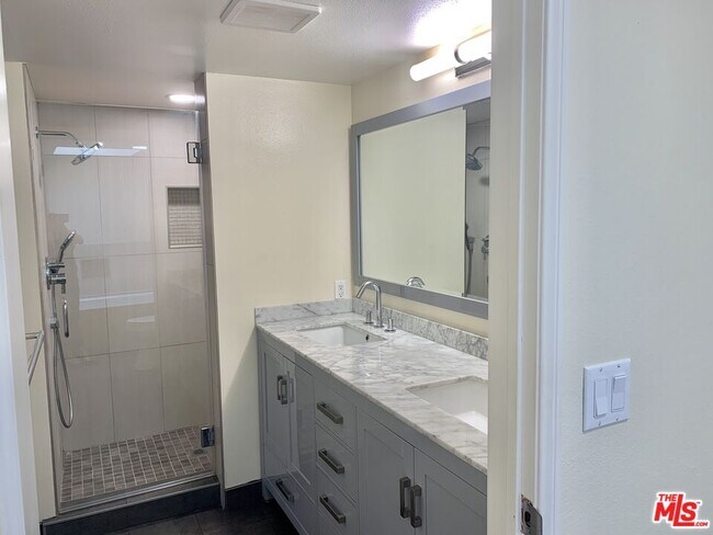 Building Photo - 12412 Texas Ave