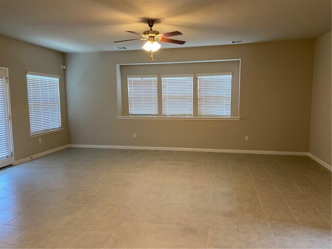 Building Photo - 428 S Brook Dr