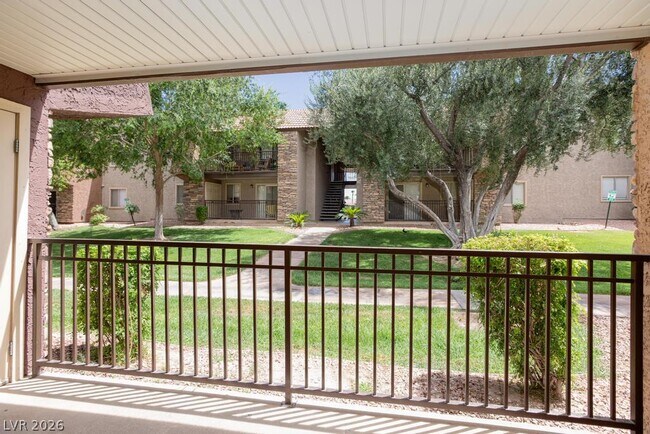 Building Photo - 5081 River Glen Dr