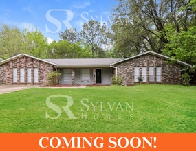 Building Photo - Step into this stunning 3-bedroom, 2-bathr...
