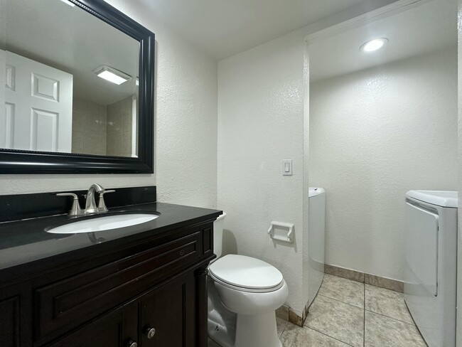 Building Photo - 354 Lake Arbor Dr
