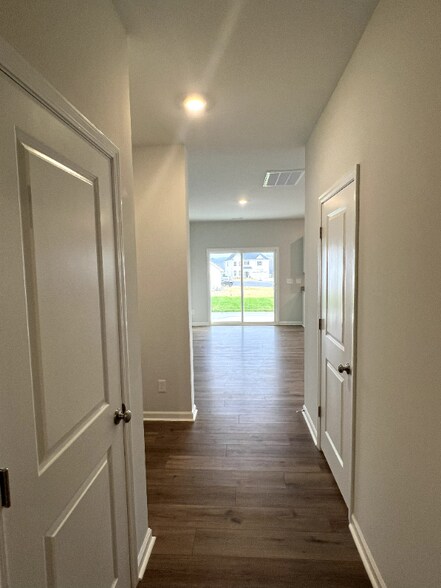 Building Photo - 5303 Spicewood Lk Dr