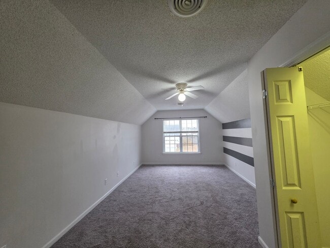 Building Photo - 104 Londonberry Ln