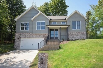 Building Photo - 8135 Vassar Ln