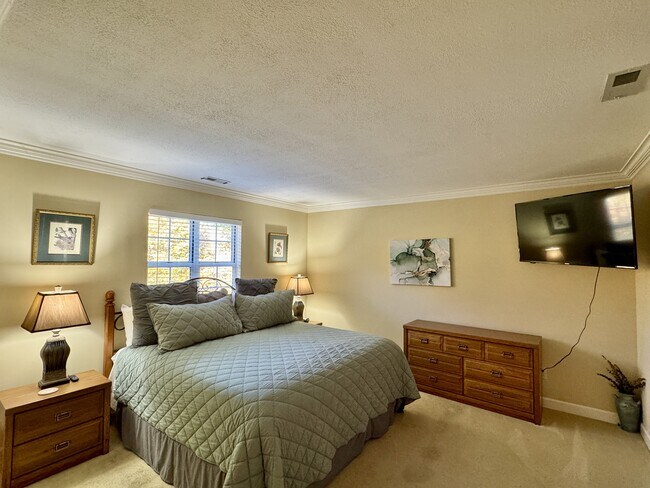 Building Photo - 308 Chota View Pl