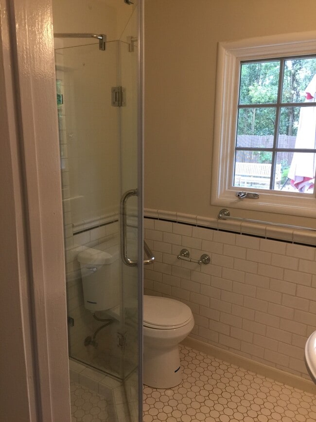 Building Photo - 3 Oaks - Ocean Ave House