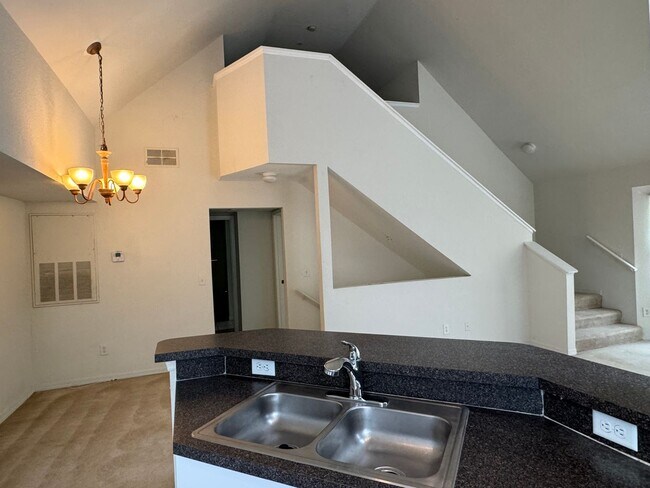Building Photo - 1-Bedroom Condo with Loft & Washer/Dryer a...