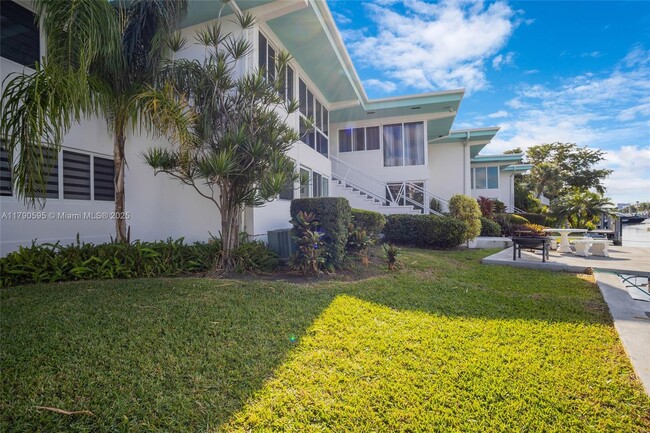 Building Photo - 180 Isle of Venice Dr