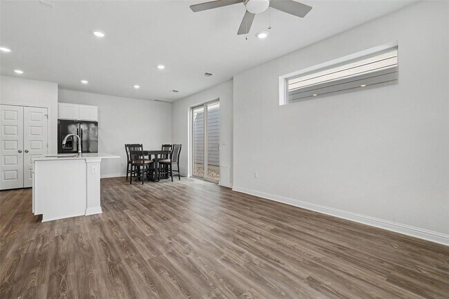 Building Photo - 8518 Leroi Dr