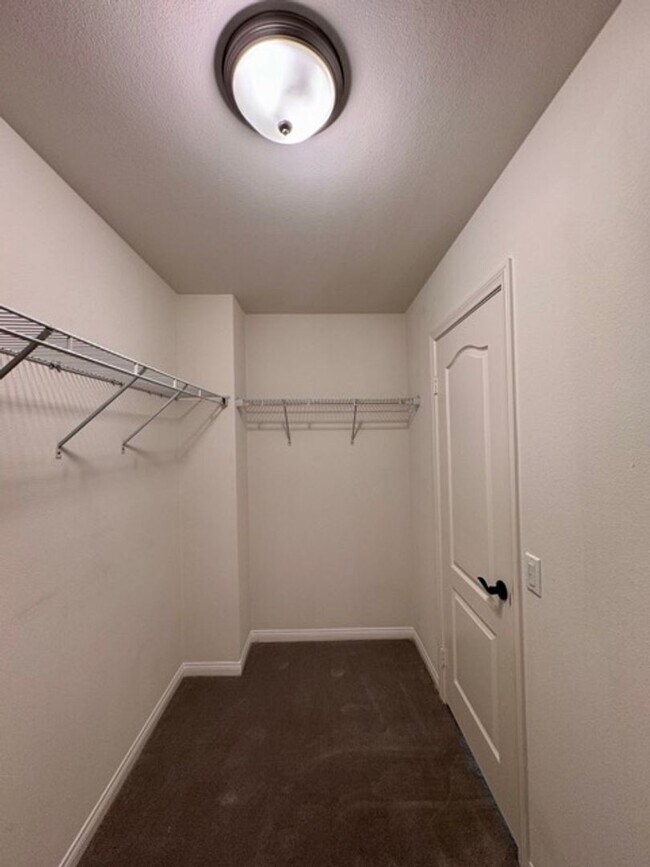 Building Photo - Welcome to this stunning 5 bedroom home fo...