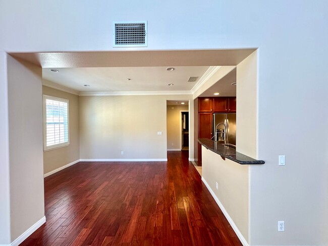 Building Photo - 2 bedroom, plus loft Townhouse in Turtle R...