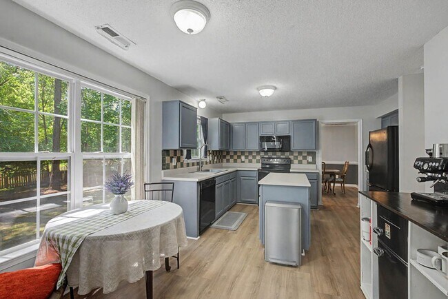 Building Photo - Longhill Station-September Rental