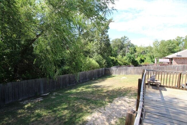 Building Photo - Tour Today! 3 Bedroom 2 Bath in Lindale ISD!