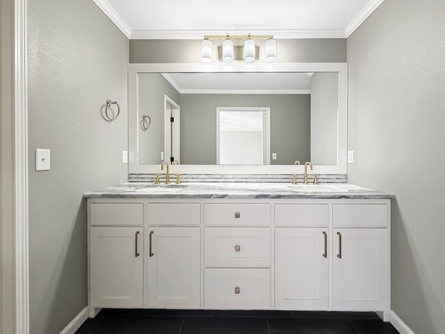 Building Photo - 27 W La Quinta Ct