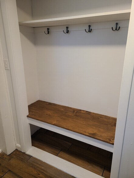 Building Photo - 7 Runnells Ave