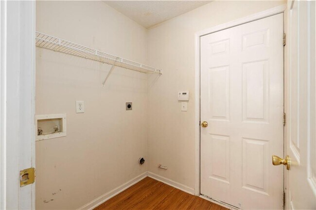 Building Photo - 663 Lakes Cir