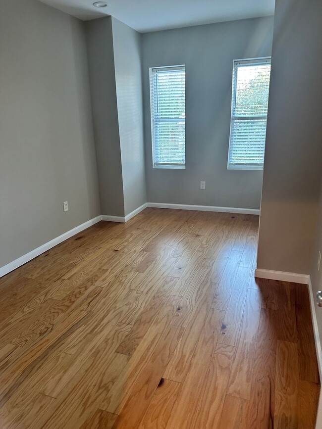 Building Photo - Newly Renovated, Spacious Home for Rent! L...