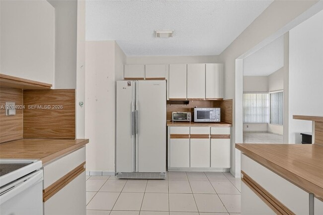 Building Photo - 13440 SW 28th St