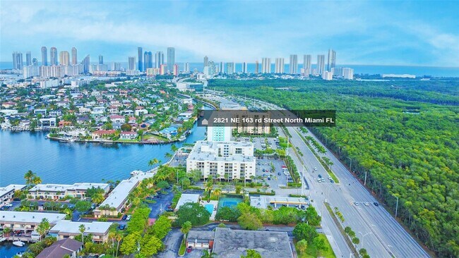Building Photo - 2821 N Miami Beach Blvd