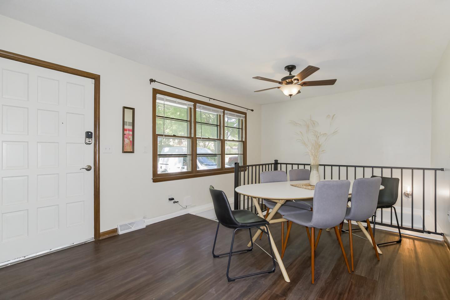 Building Photo - 300 SE Chicago St