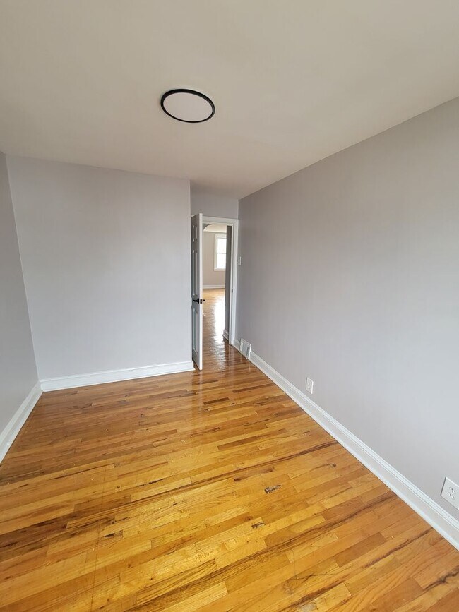 Building Photo - 3315 Indian Queen Ln