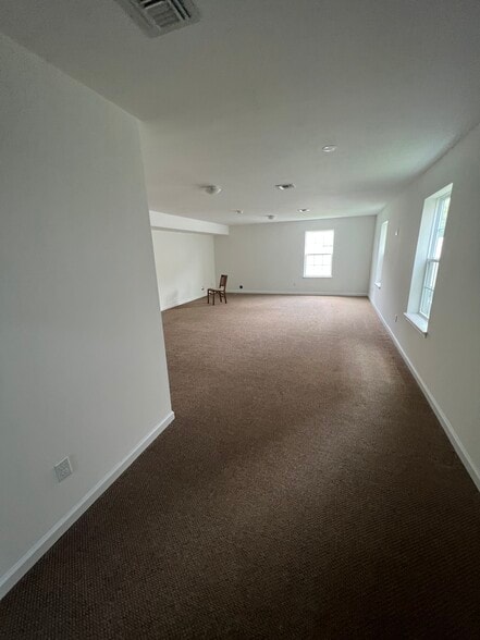 Building Photo - 93 Longfellow St