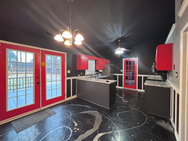 Building Photo - This is a must see!