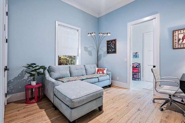 Building Photo - 2500 Estates Dr