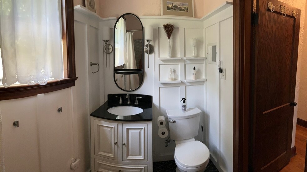 Modern bath, historic charm - 340 Woodlawn Pike