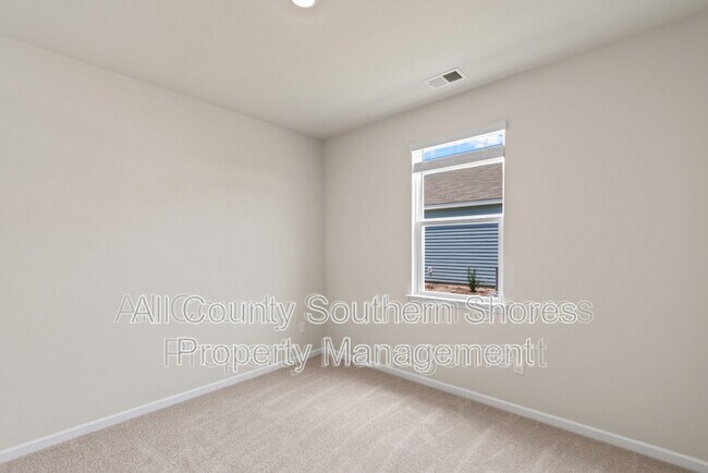 Building Photo - 215 Konik St