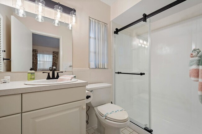 Building Photo - 7423 Dickens Dr